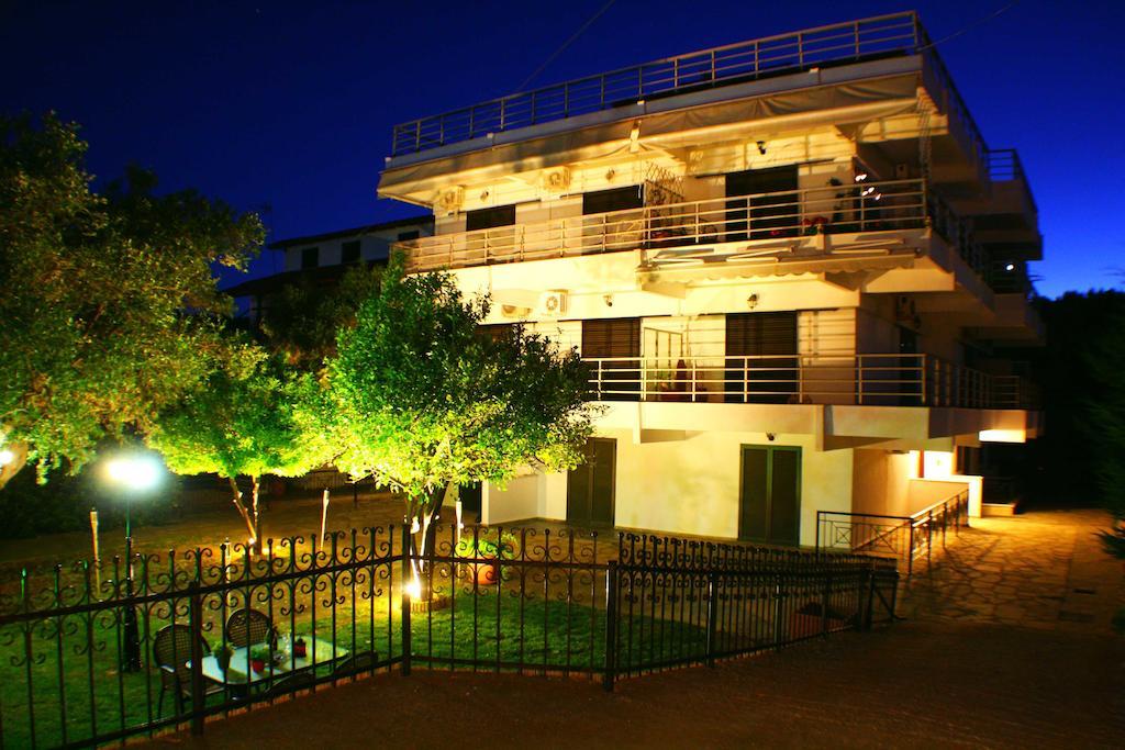Salonikiou Beach Apartments Akti Salonikiou Exterior photo