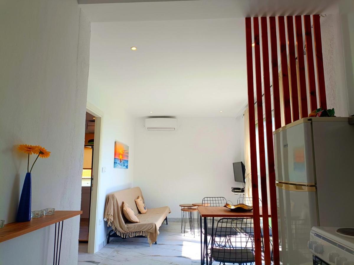 Salonikiou Beach Apartments Akti Salonikiou Exterior photo